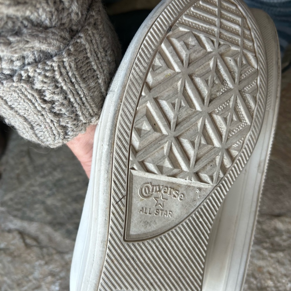 Super comfy converse! - Picture 3 of 3